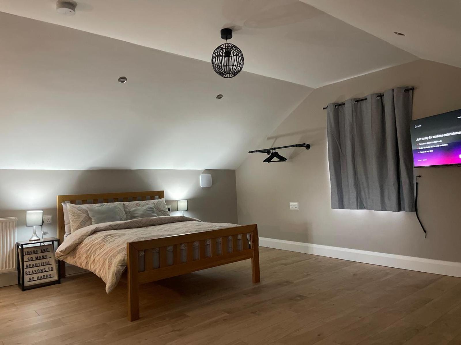 The Nest Hotel Newry Exterior photo